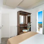 Vila Domizia *