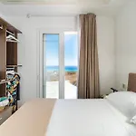 Domizia Vila *