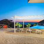 Vila Domizia Montallegro