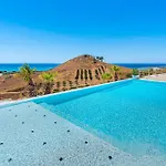 Domizia Vila
